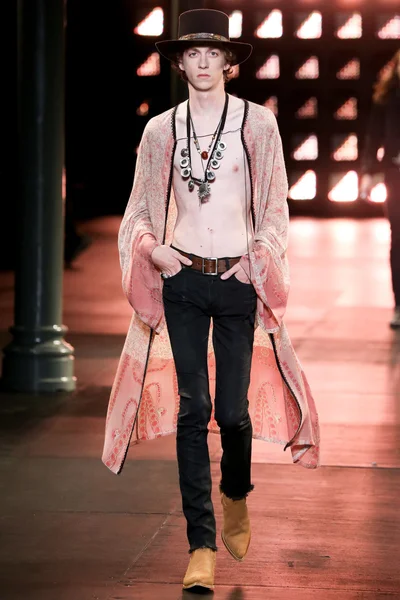 Look 61